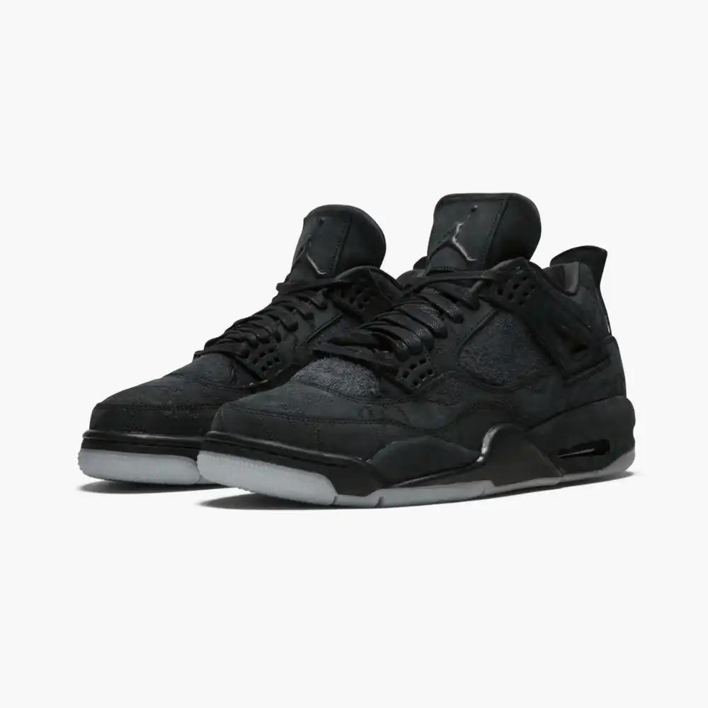 Air Jordan Retro 4 Kaws Negro