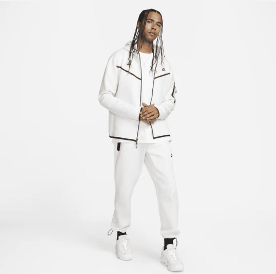 Conjunto Nike Tech Fleece Branco