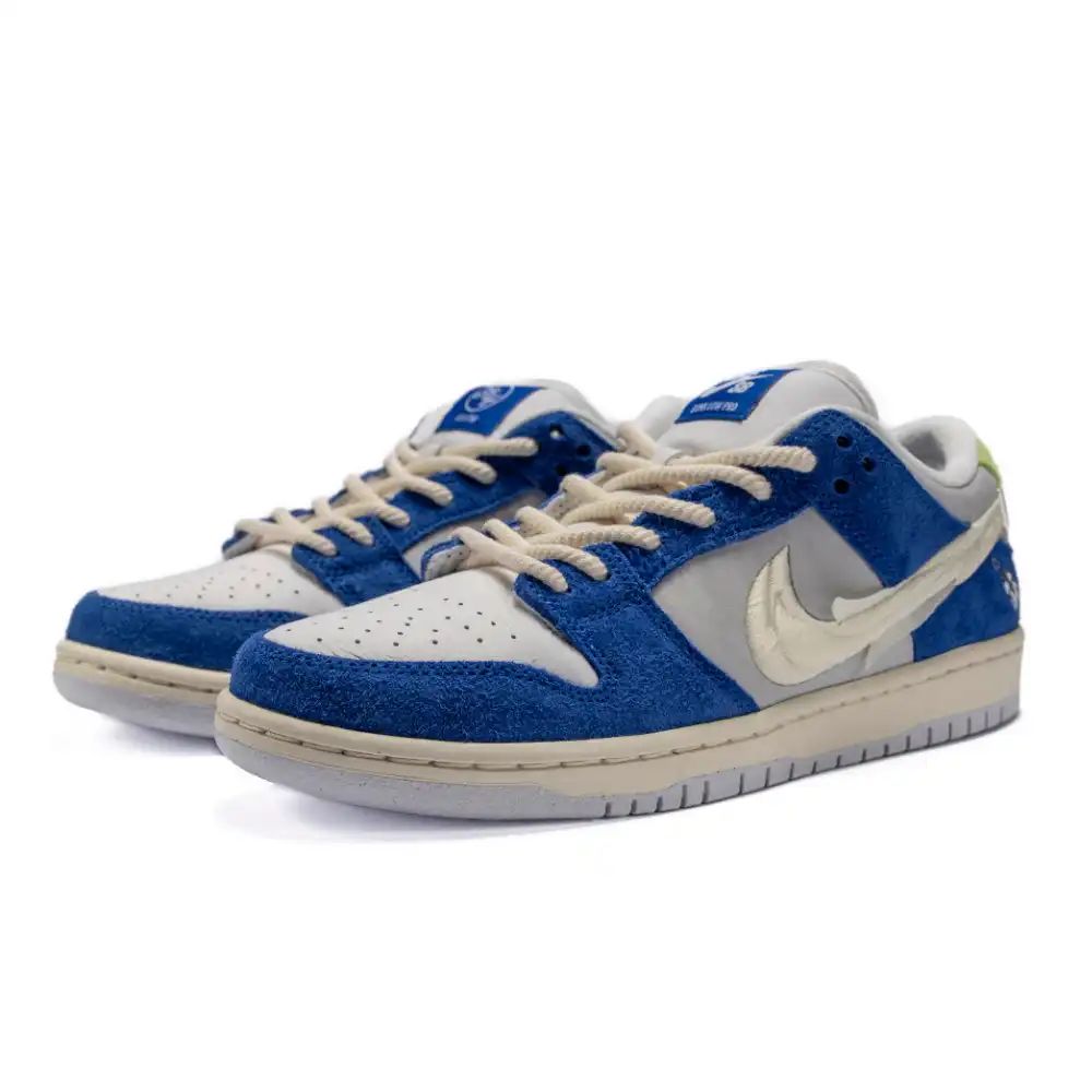 Nike Dunk Low Fly Streetwear