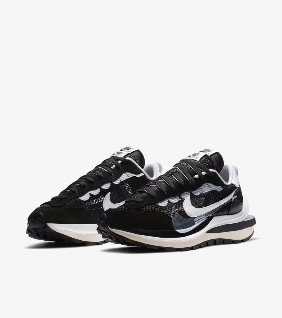 Sacai x Nike Vaporwaffle blanco y negro