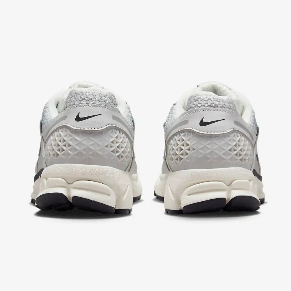 Nike Zoom Vomero 5 Photon Dust Metallic Silver