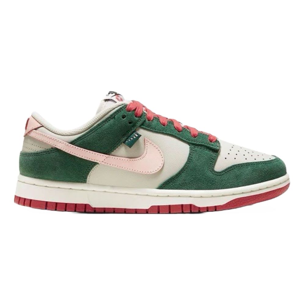 NIke Dunk Low All Petals United