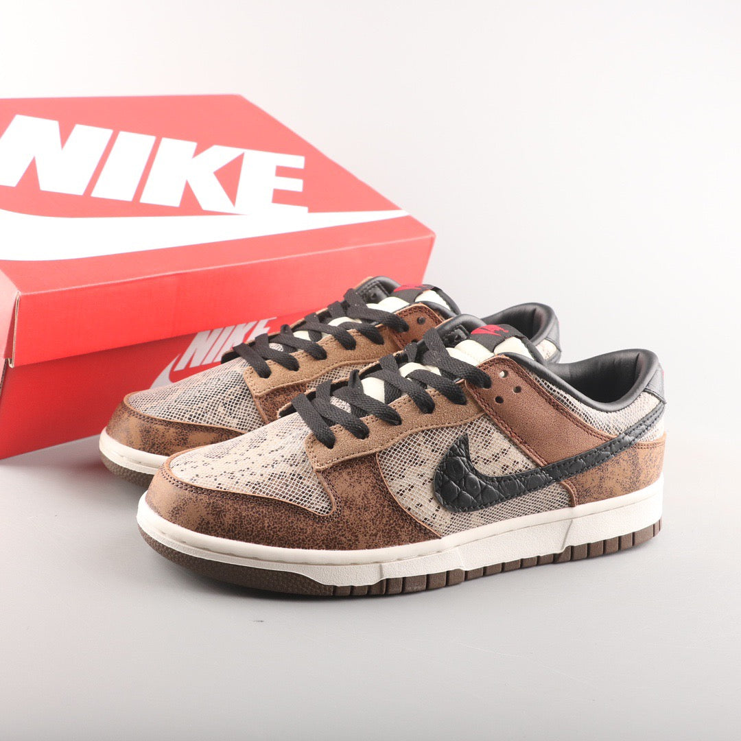 Nike Dunk Low CO.JP Marrón