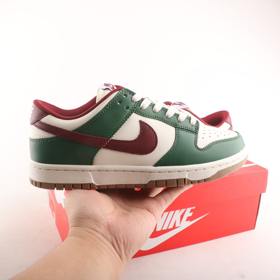 Nike Dunk Low George Verde Equipo Rojo