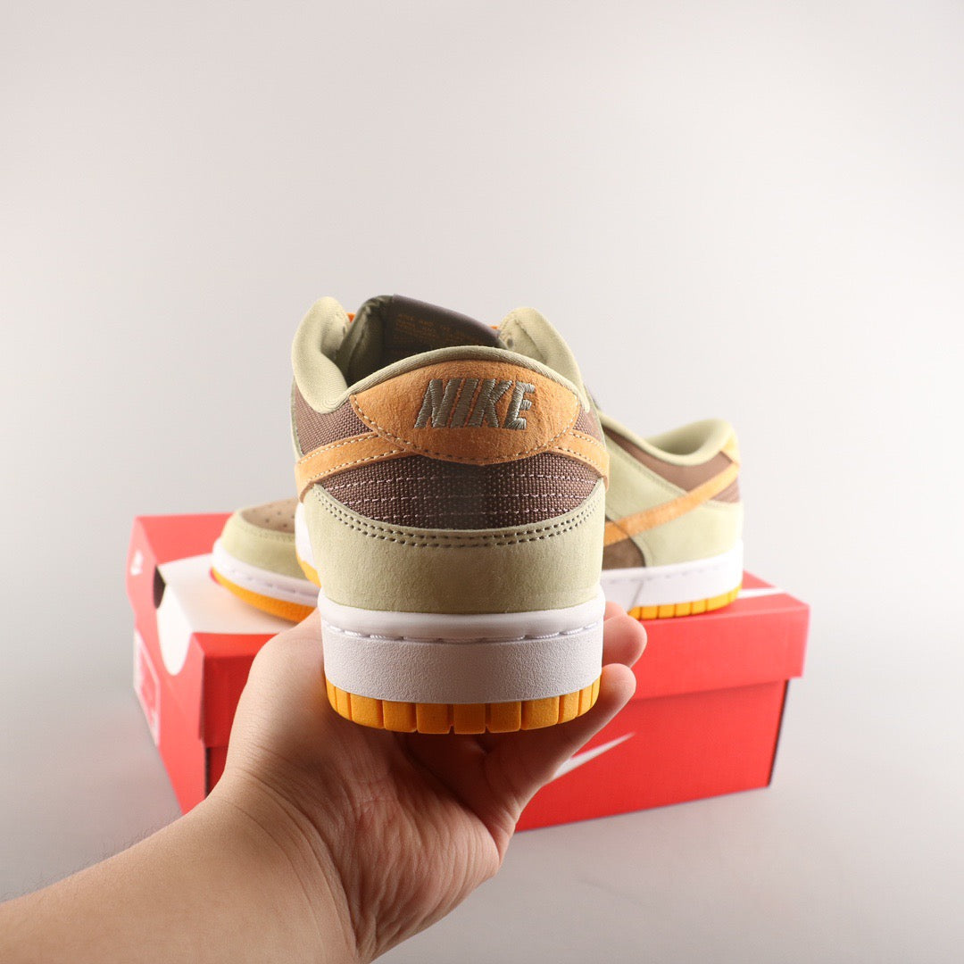 Nike Dunk Low SE Oliva polvorienta