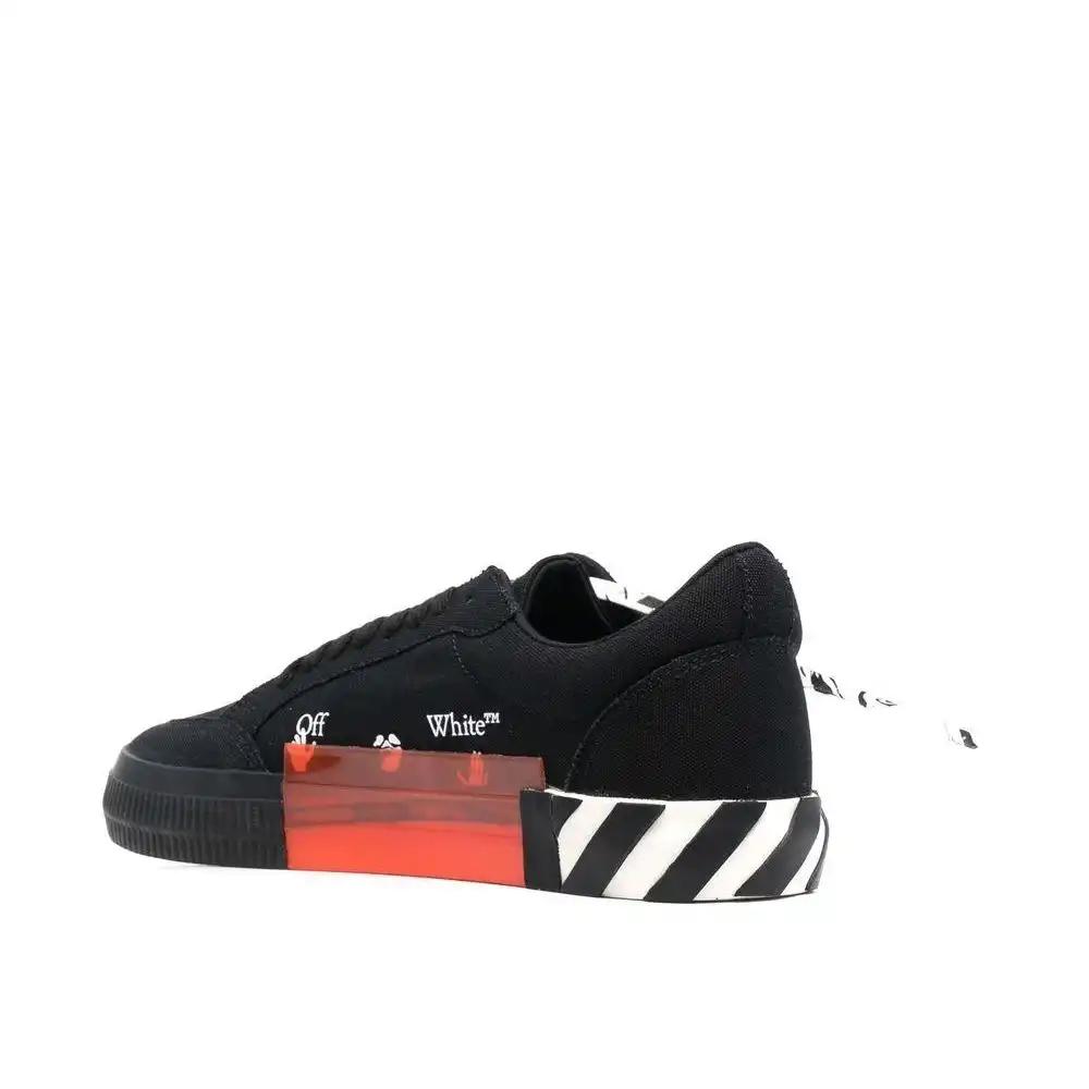 Off-White Vulcanized Low Black